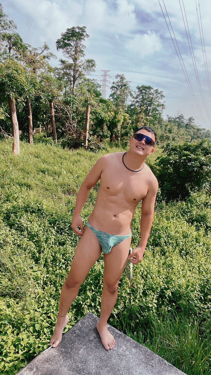 非常難得11月中還能有這種天氣
趕快出門補充陽光☀️

可惜這邊颱風過後就沒什麼人來了🤔