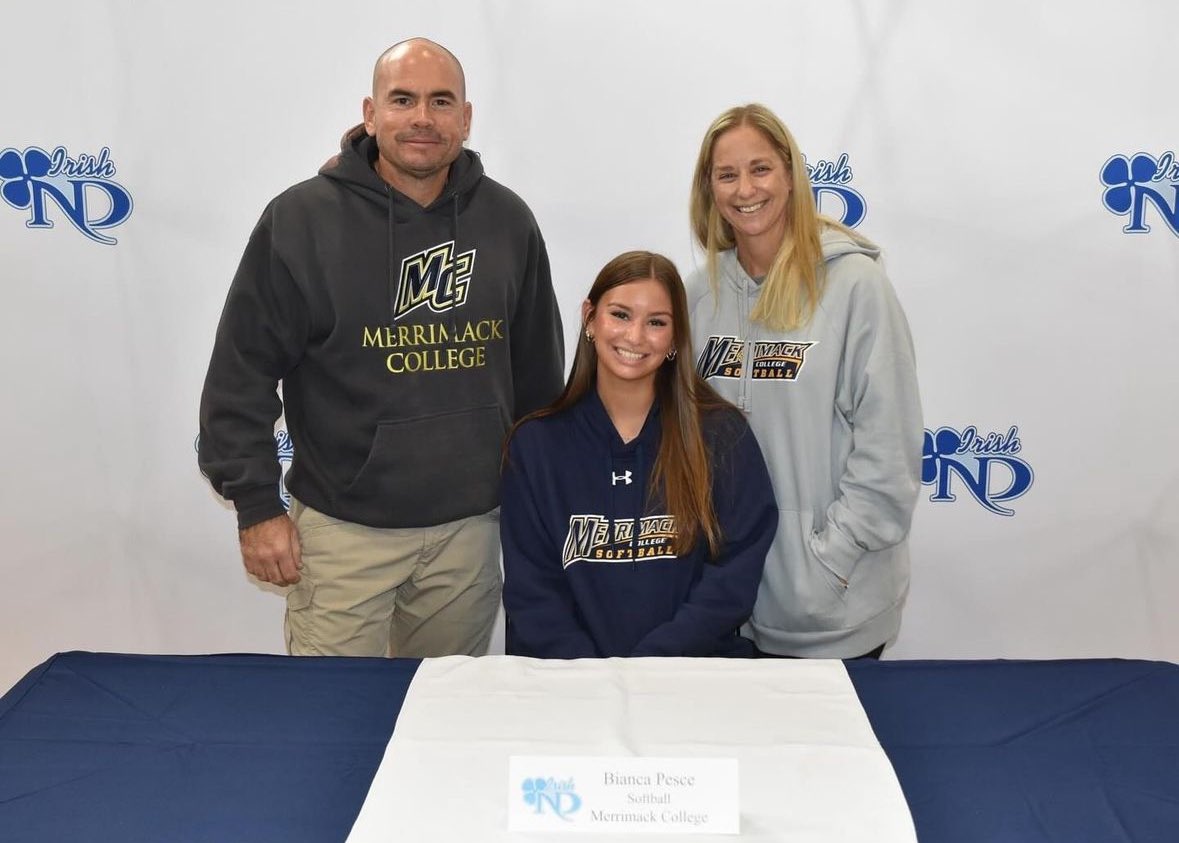 Signed!! 💙💛 <a href="/MerrimackSB/">Merrimack Softball</a> <a href="/JOutlawsGold_WA/">Jersey Outlaws Gold -DB/Wally</a>