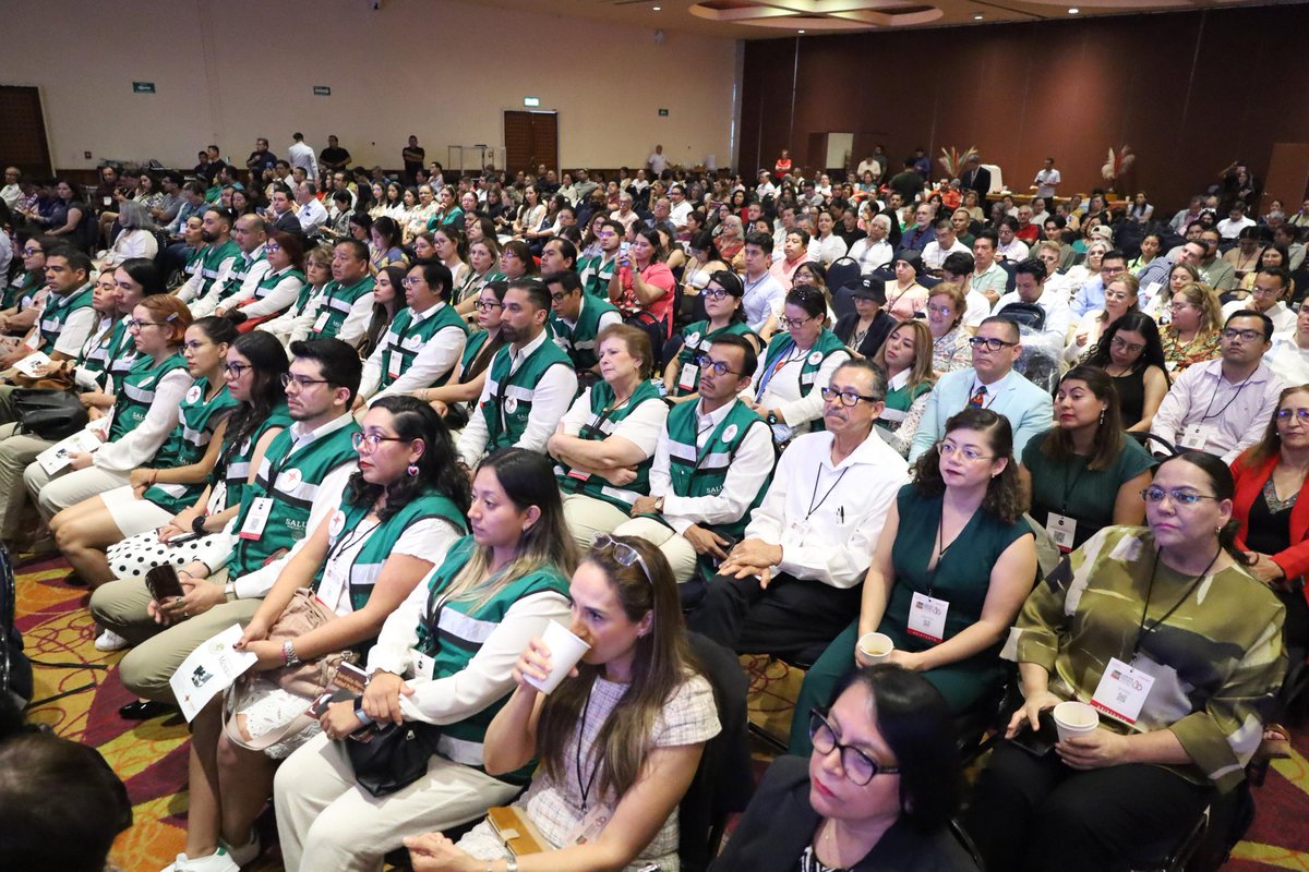 RamiroLopezE's tweet photo. Agradezco a la @saludpublicaac la invitación para inaugurar su LXXVIII Reunión Anual en Boca del Río, #Veracruz.
La #SaludPública enfrenta amenazas complejasque van más allá de lo sanitario, por lo que debemos actuar con espíritu de colaboración y solidaridad por un mejor país. https://t.co/pDXb4ksntH