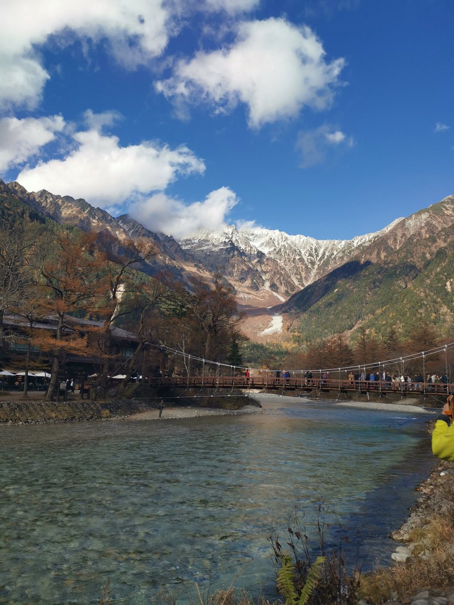 YNWA115's tweet photo. Kamikochi.​  อากาศหนาวทำให้เดินไม่เหนื่อย https://t.co/24MrmbH7UT