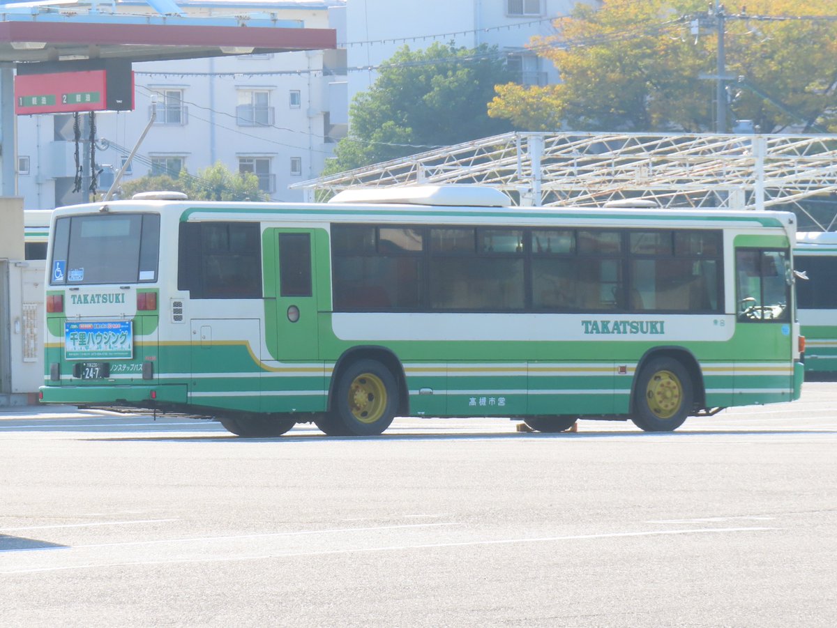 高槻市バス 芝生(営)2477 いすゞKL-LV280L1改 仕事終わりに