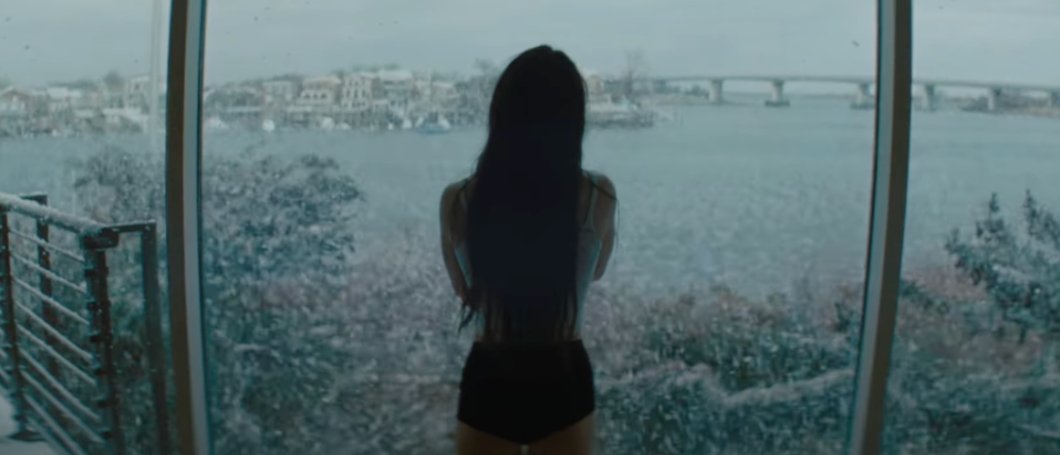 AlDANS_'s tweet image. this shot from anora (2024) &amp;gt;