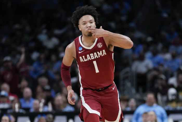 nbadraftnet's tweet photo. SEC Blog: Mark Sears, Grill Master, plus top 5 freshmen
https://t.co/A8fb6qzvdj
#marksears #2025nbadraft @AlabamaMBB @theadogg99 https://t.co/Kmig7JNMgM