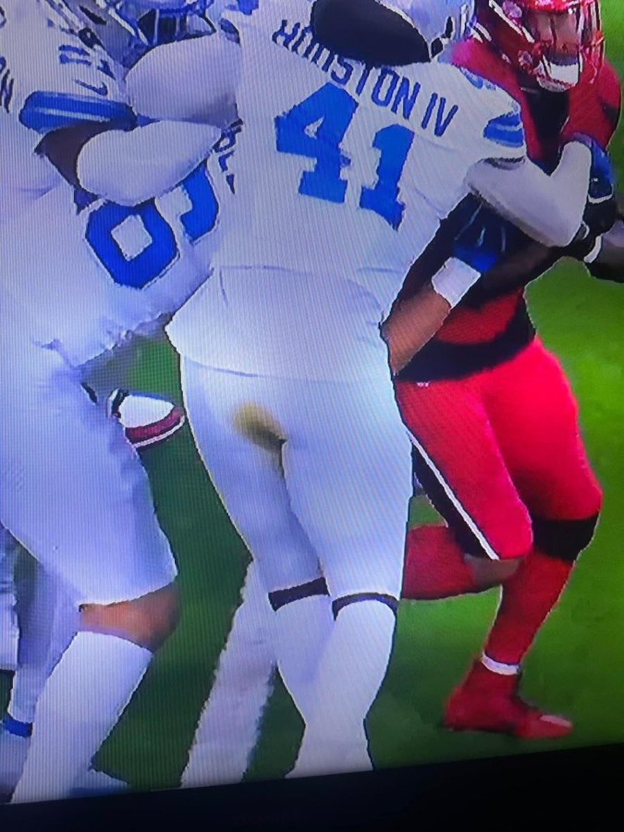 indiadigitaldr's tweet image. Ron Holland steps up to the free throw line tonight! 🏀 Will he sink them under pressure? #RonHolland #FreeThrow #Basketball