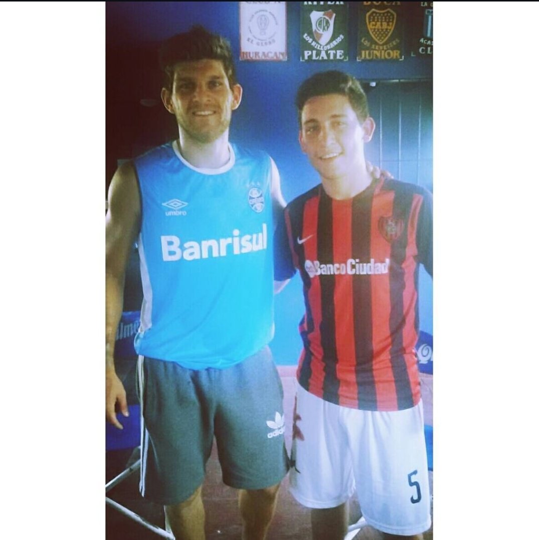 brunnoponce's tweet photo. @santigrizas19 F5 contra el vikingo. Un animal 🙌 https://t.co/bmSQZpsAlv