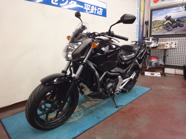 AcHirabari's tweet photo. 【車両入荷情報】 2012年モデル ホンダ NC700S ABS 走行31568㎞と走行多いですが、状態いいですよ! 車両本体価格(税込)33万円 ETC、リアキャリア付きで初めて大型に乗りたいという方にもお値打ちでおすすめです!詳しくは→https://t.co/oxrY6HTfvW
#ホンダ #NC700 #バイク https://t.co/GviGwDWAWu