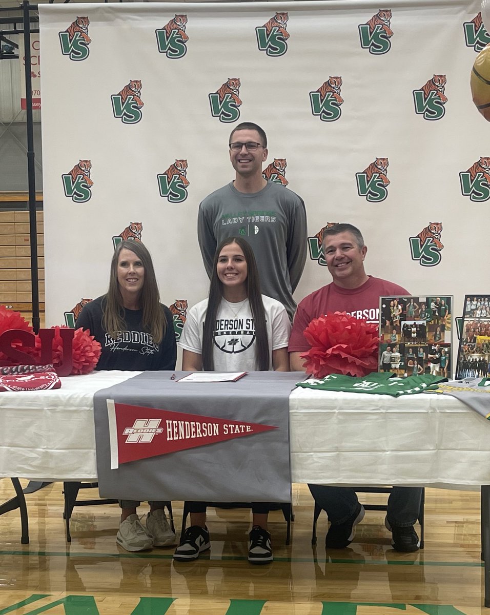 Officially a Reddie ✍🏼❤️❤️