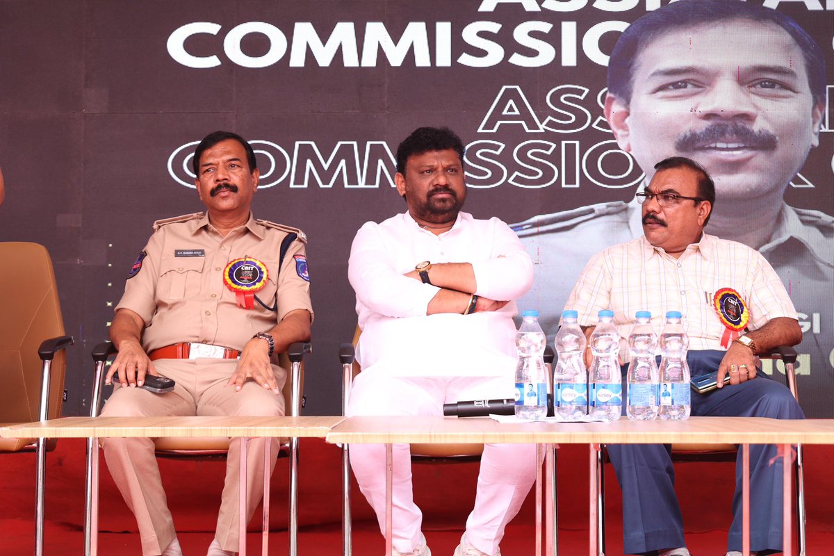 ShivaSenaIYC's tweet image. Participated in National Inter Level Engineering Sports Fest (AARA 2024) organized by Chaitanya Bharti Institute of Technology College.

#sports
#youth
#CBIT