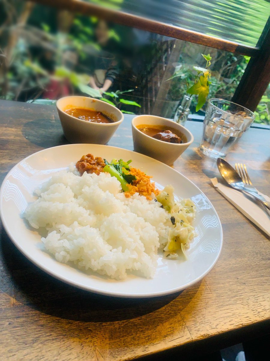 miyoco_bg's tweet photo. ランチしてきた。
エビと骨付き鶏肉のカレー。美味しかった🩷 https://t.co/0ffzVz5wan