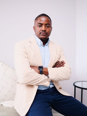 “What you did yesterday doesn’t matter, it is what you are doing today.” This is the motto of Dr Thobekani Lose, an NRF alumnus and Head of CfERI at NMU. He's a specialist in student entrepreneurship development &amp; business incubation development: news.mandela.ac.za/News/From-side…