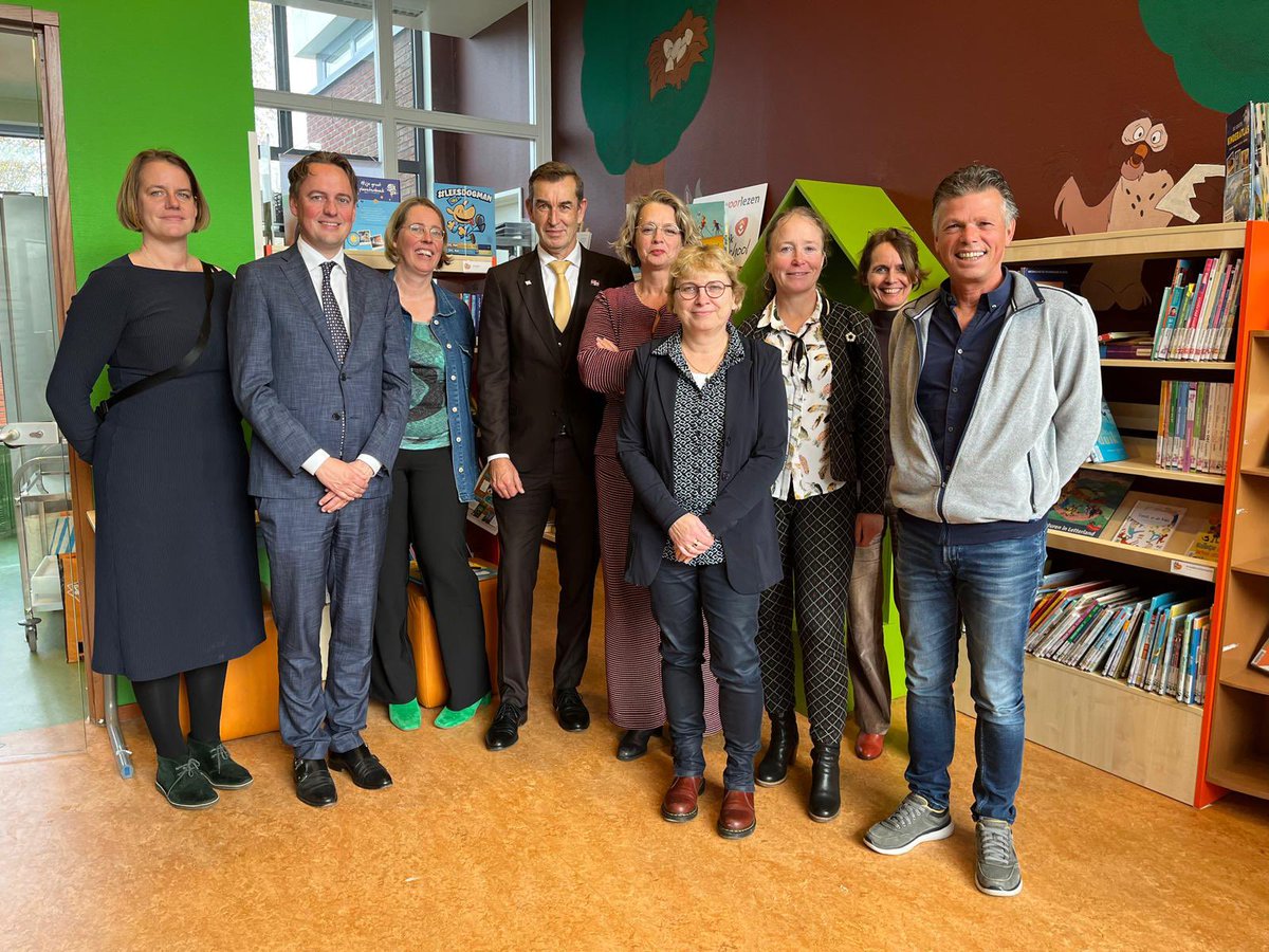 Gistermiddag was ik op basisschool Houwingaham in Bad Nieuweschans, samen met kwartiermaker van de sociale agenda @HenkNijboer. Hier zijn ze aan de slag met het 'programma verrijkte schooldag'.

(2/6)
