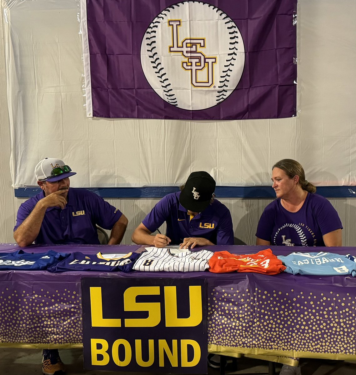 LouqueMarshall's tweet image. Officially a Tiger!  
#LSUBOUND
@LSUbaseball @LSUCoachJ @CoachJordan2 @LutcherBaseball