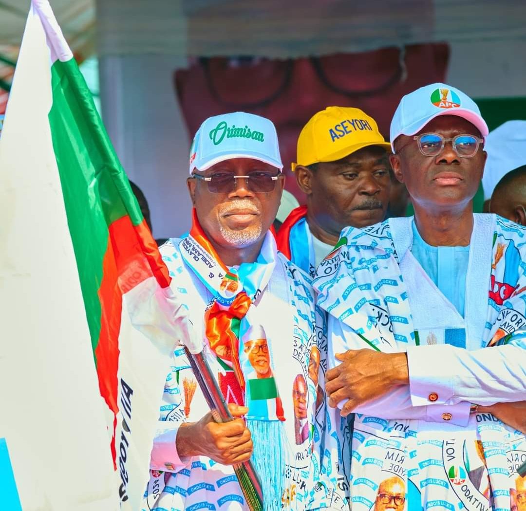 OndoEvents's tweet photo. PHOTOS: Senator representing Ondo South Senatorial District, Senator Jimoh Ibrahim CFR and others during the APC Mega Rally, held at the MKO Abiola Democracy Park in Akure  on Wednesday, 13 November, 2024. https://t.co/f7BdB4YhJU