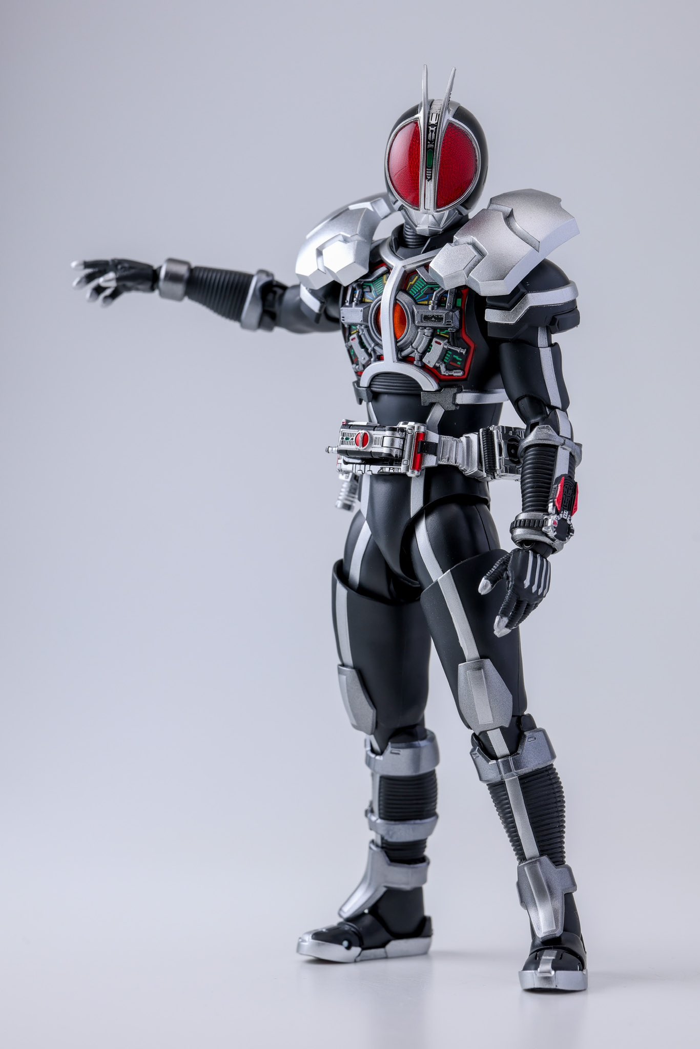 フィギュアーツ　真骨彫　仮面ライダーファイズ アクセルフォーム ※一部欠品あり とろ＋ひまつぶし | S.H.フィギュアーツ（真骨彫製法）：仮面