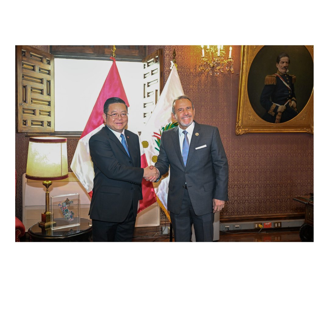 PeruEnIndonesia's tweet photo. During his visit to Lima, Peru, for the APEC Ministerial Meeting, ASEAN Secretary-General H.E. Dr. Kao Kim Hourn met with Minister of Foreign Affairs of Peru, H.E. Mr. Elmer Schialer, to discuss exciting new avenues for collaboration between ASEAN and Peru. https://t.co/DBBsVBeIDC