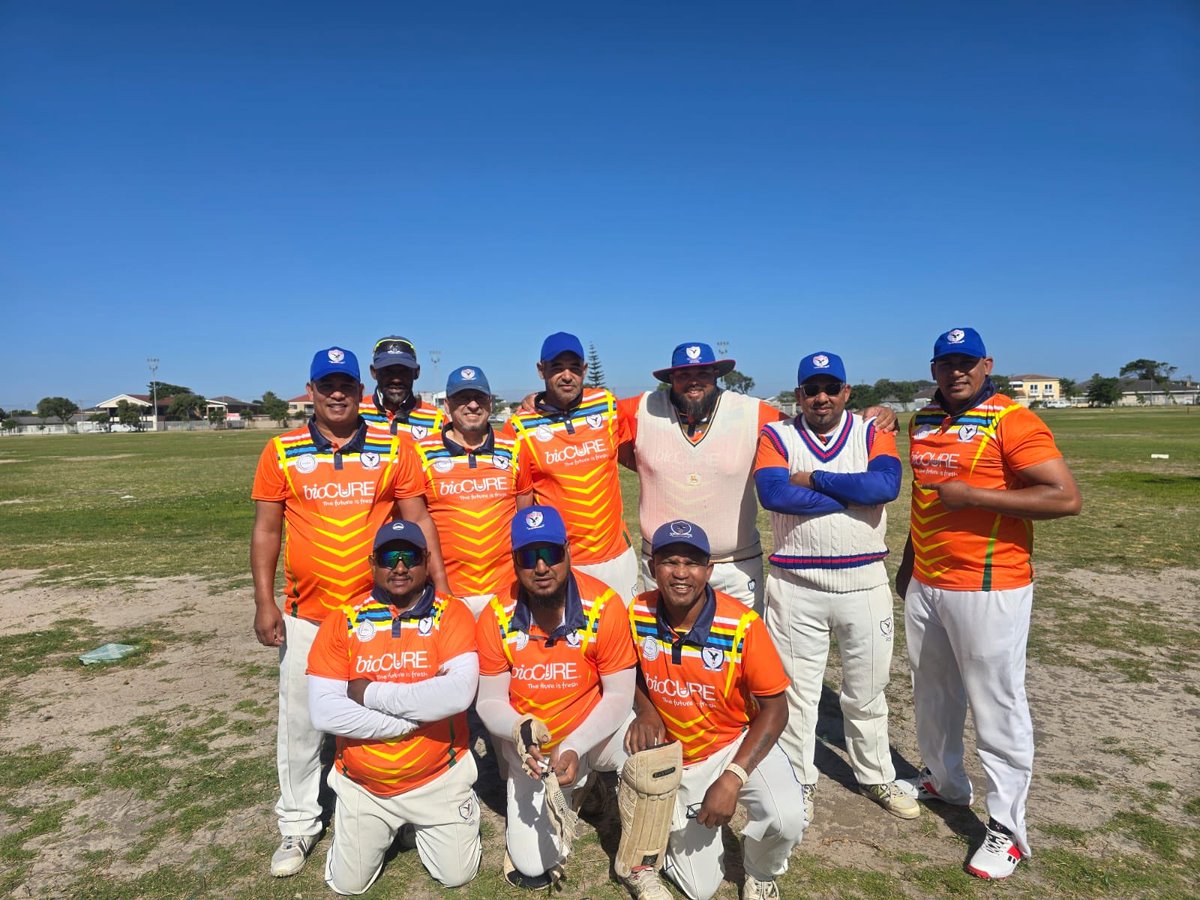 ashrafallie2918's tweet photo. I made the Vets team yesterday, albeit it was a friendly vs Rylands Vets CC.
I posted this gimmick update of the result as members enquired for updates. The group went silent. I wonder why?😅😅
Don't they trust & believe in my abilities to score 80 not out?😂🤣🏏🇿🇦 #BioCure https://t.co/ifRnpT7IcW