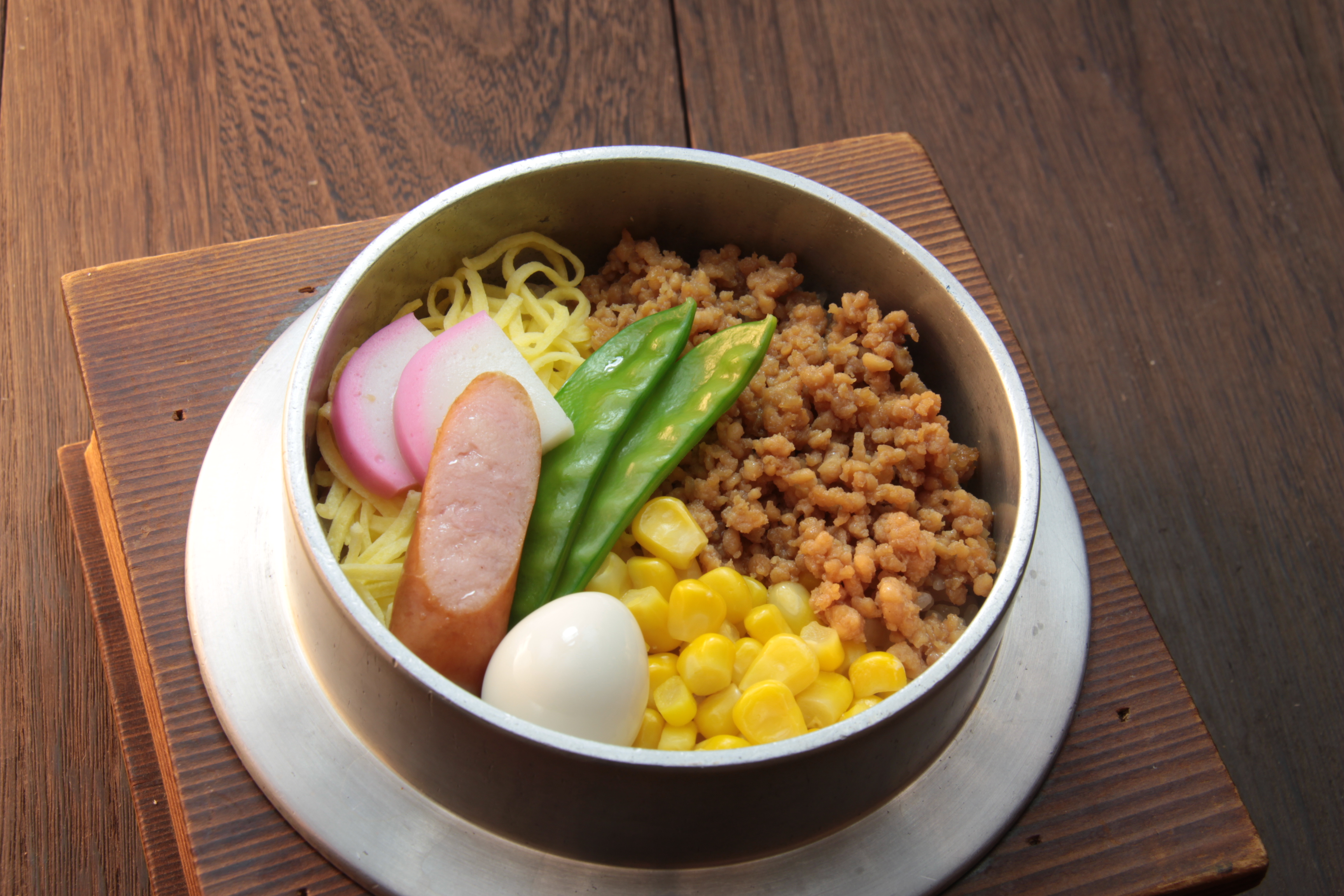 一点物 特注 釜飯 五目釜飯 椎茸 グリンピース 錦糸卵 飲食店