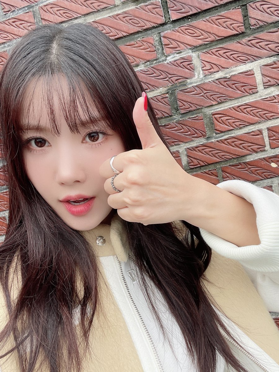 KWONEUNBI's tweet photo. [💡] #루비 여러분!
잠시 후 PM 9:40 MBN #전현무계획2
#은비 가 출연합니다.

루비. 지금 내가 올린 셀카 누구야?

💎:은비..?

토끼잖아!! 폭닥말랑뽀용깜찍 들튀각인 토끼잖아!!!
다시 물을게. 누구야?

💎:........토끼..?

은비잖아!!!!!!!! 
오늘만을 기다려왔잖아!!!!!!

#권은비 #KWONEUNBI https://t.co/NXHt36ZVD9