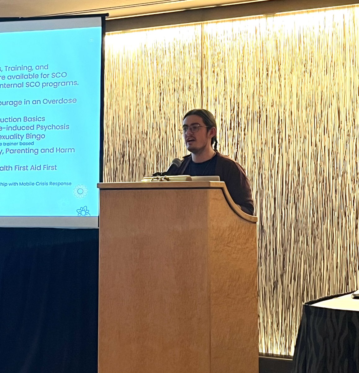 AFN_Updates's tweet photo. 1/ Day 1 of the #AFNHomelessnessWellnessForum has wrapped up with concurrent sessions that have sparked important conversations on First Nations homelessness and mental wellness! https://t.co/v2B1sCfkBC