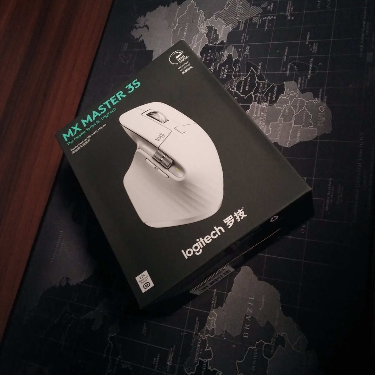 yoshlksl's tweet image. Back in the design world after 4 years! Needed a high-precision mouse, and the Logitech MX Master 3S fit the bill. Two weeks in, and it&apos;s been amazing! 🖱️ #DesignJourney #LogitechMXMaster3S