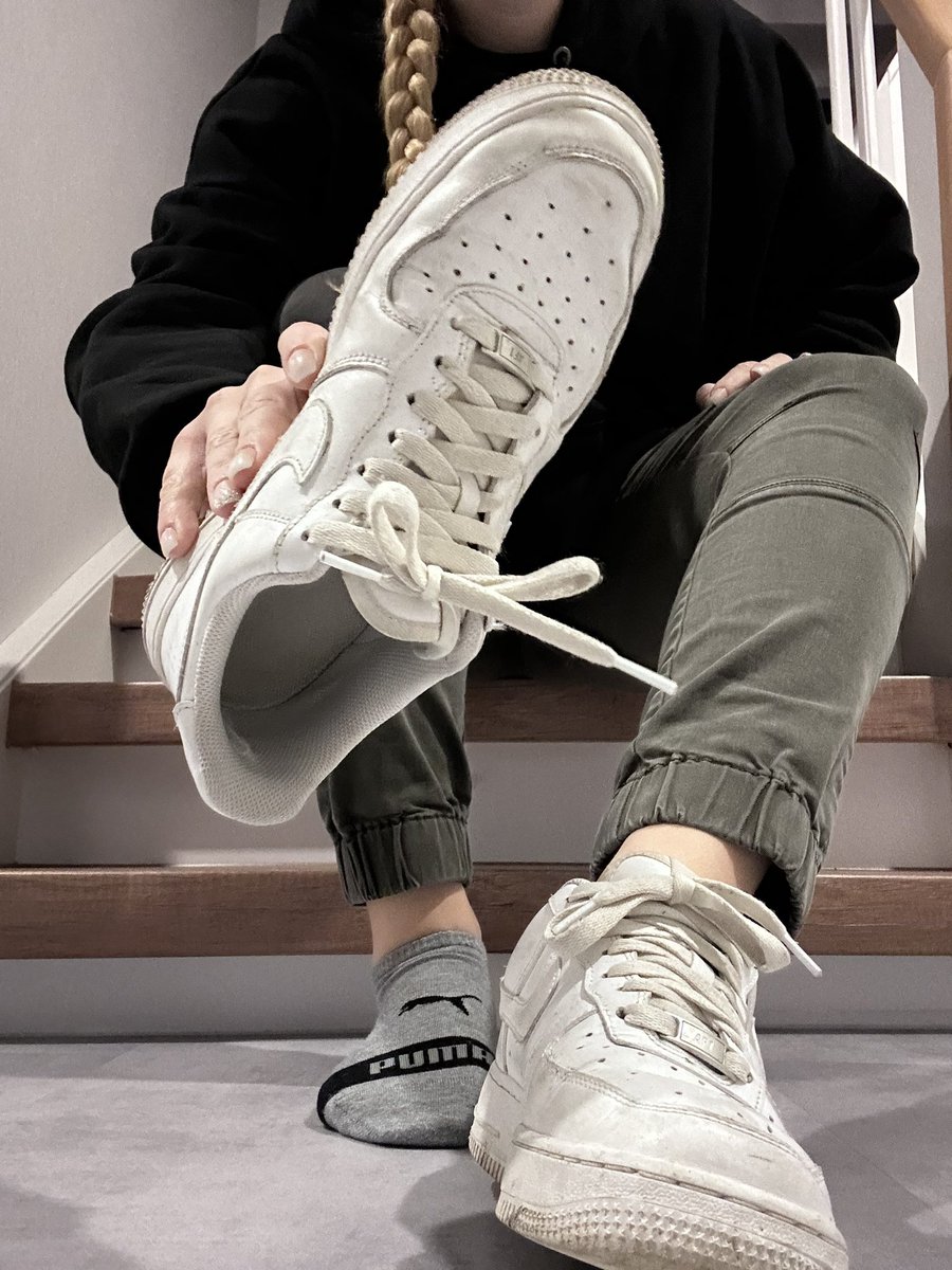 Guten Morgen Findom.

Die letzten Tage sind sehr voll und ereignisreich. Ich werde euch noch über die ganzen Veränderungen aufklären, zum gegebenen Zeitpunkt.