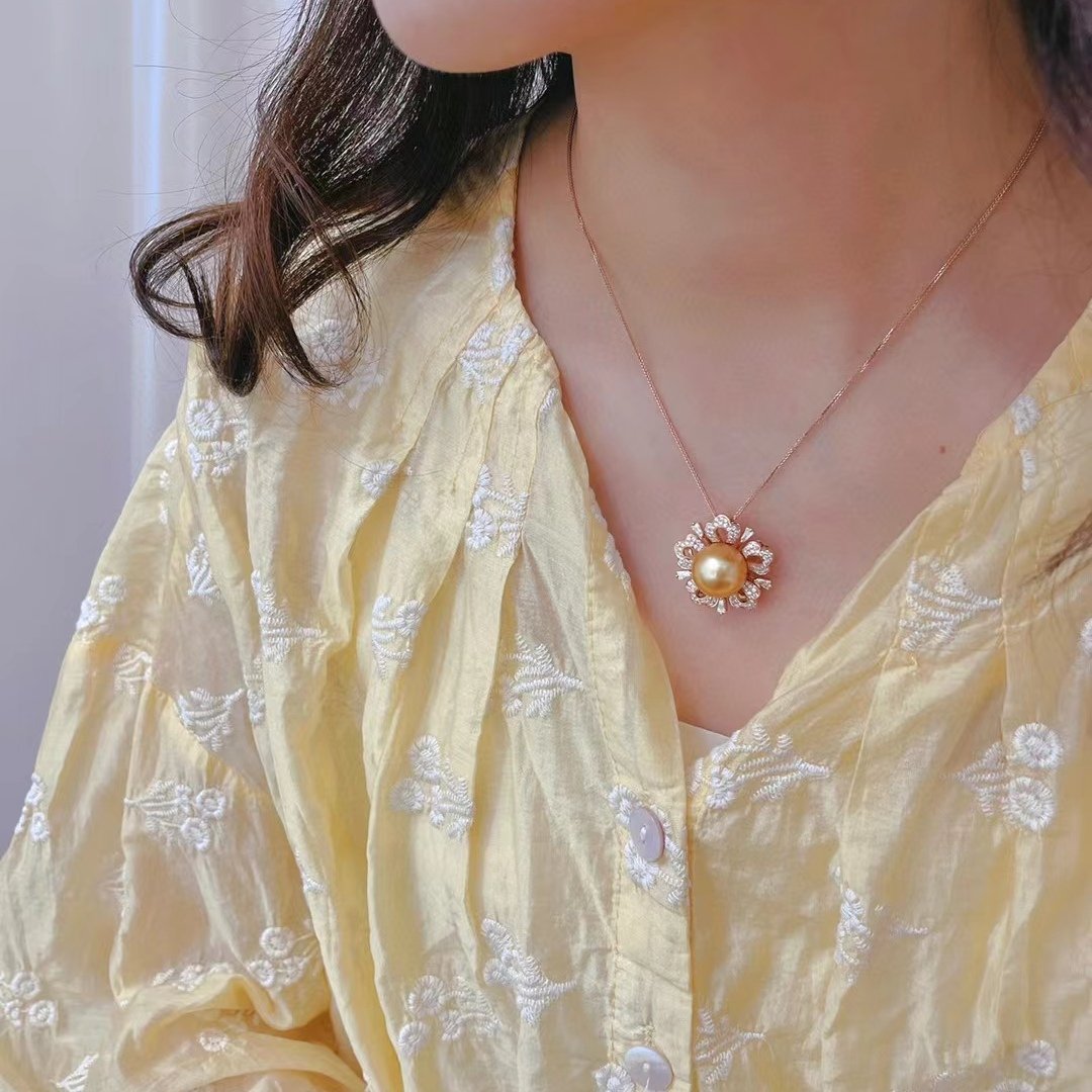 lanciashow's tweet photo. South Sea Gold Pearl Ring #jewelry #jewelrylover #jewelrysale #jewelleryshop #jewelrystore #finejewelry #partyjewellery #pearljewelry #pearlring #southseapearls #pearllover https://t.co/nF0zVRlXHV