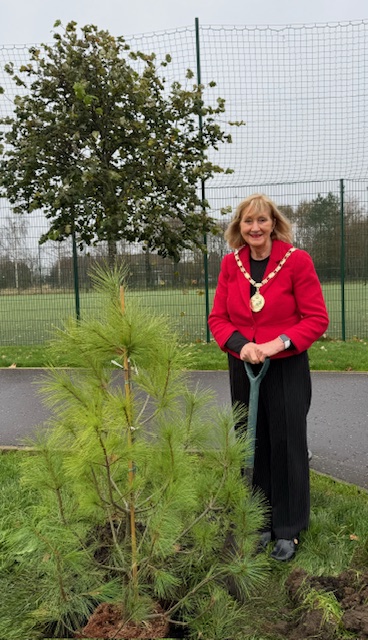 Scottish Interfaith Week (@sifwevents) on Twitter photo In honour of Scottish Interfaith Week, the <a href="/CCJUK/">Council of Christians and Jews</a> planted a tree at <a href="/CalderwoodLodge/">Calderwood Lodge</a> in East Renfrewshire 🌲👏
Provost Mary Montague joined in the festivities, alongside Sister Isabel Smyth and Dianne Wolfson who attended on behalf of the CCJ Board.
#SIFW2024 <a href="/MontaguePr74608/">Provost Mary Montague</a> In honour of Scottish Interfaith Week, the <a href="/CCJUK/">Council of Christians and Jews</a> planted a tree at <a href="/CalderwoodLodge/">Calderwood Lodge</a> in East Renfrewshire 🌲👏
Provost Mary Montague joined in the festivities, alongside Sister Isabel Smyth and Dianne Wolfson who attended on behalf of the CCJ Board.
#SIFW2024 <a href="/MontaguePr74608/">Provost Mary Montague</a>