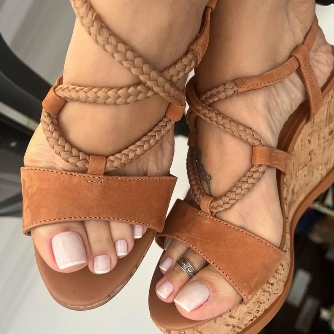 Loveli1Gorgeous's tweet photo. Sexy IG beauty!!!
#kakakpes #wedgewednesday 🔥🔥🔥🔥💅🏿👣💅🏿👣😈👅😈👅💦💦💦💦💦💦💦💦 https://t.co/zzCcQfBtlI