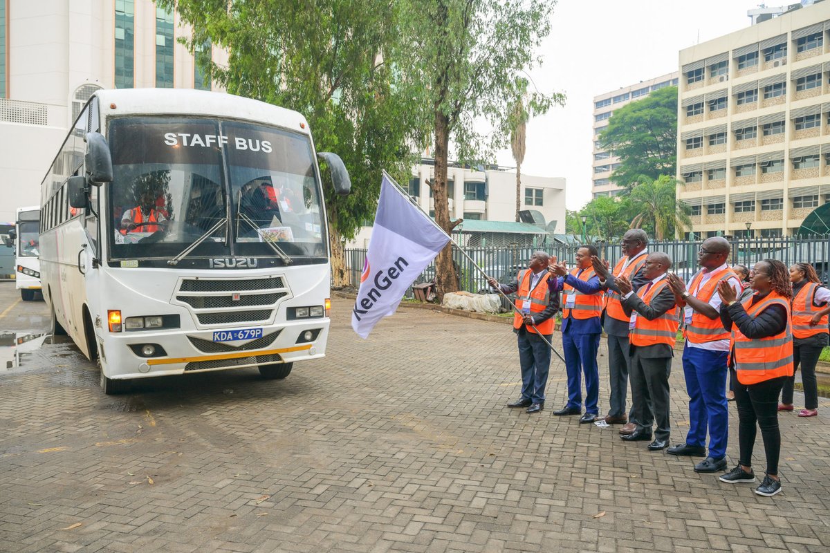 KenGenKenya's tweet photo. At Nairobi Central Business District (CBD), all set for the 10th edition of the annual #KenGenShareholdersTour2024!

The caravan of over 300 shareholders will leave for Africa’s Home of Geothermal, the @KenGenKenya Olkaria Geothermal Fields. #GreenEnergyKE ^EM https://t.co/3QDWYXKkLs