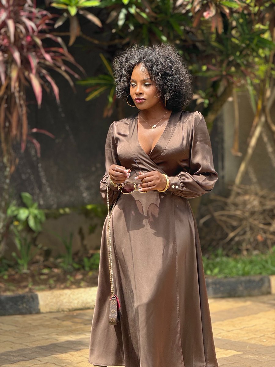 starworldwonder's tweet image. ❤️ - Let me start this beautiful Thursday by posting my best musician in Uganda (@irynnamubiru ) ...

Go subscribe on her YouTube channel and listen to her #TimelessExperience Concert 2024 through the link below 👇;

youtu.be/HeoFrSjJXMI?si… 

#ThursdayMotivation