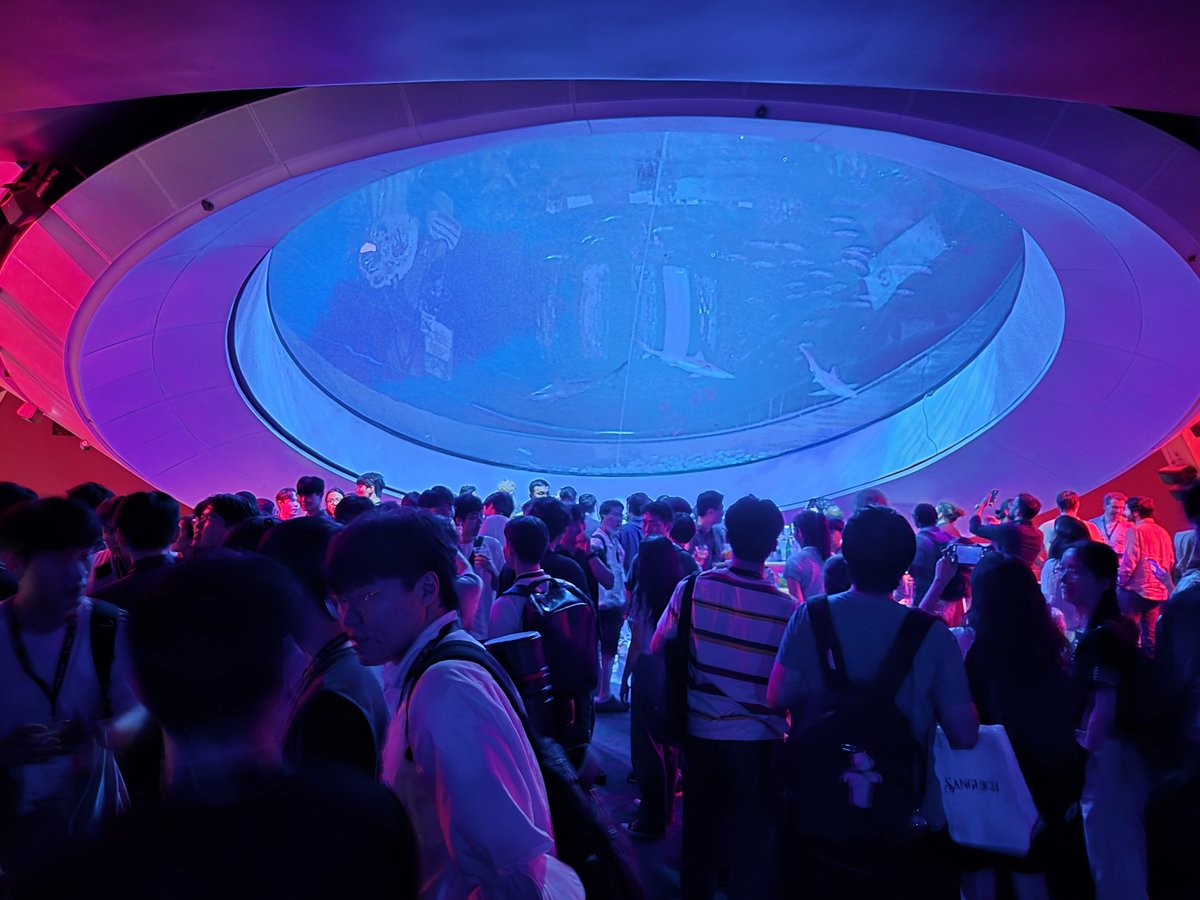 ArtemShelmanov's tweet image. Wrapping up the second productive day of #EMNLP2024 with a social event at the Frost Museum of Science!
#ACL #NLP #MBZUAI #MIAMI