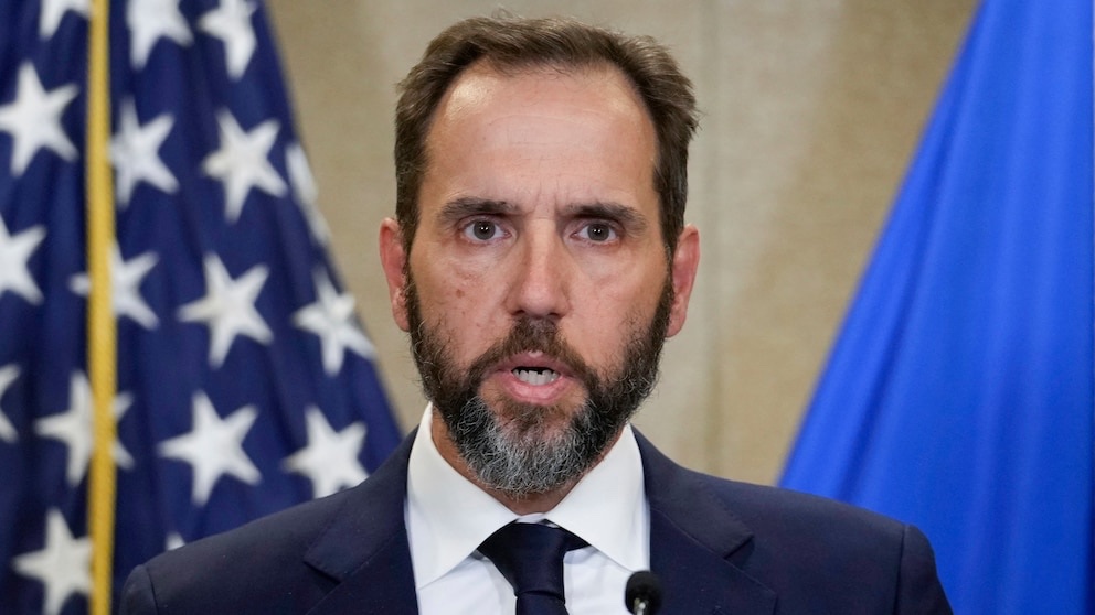 Protect Kamala Harris ✊ (@disavowtrump20) on Twitter photo Jack Smith is a patriot who has dedicated his life to serving justice. He would make a fantastic federal judge.
RETWEET if you think <a href="/POTUS/">President Donald J. Trump</a> should appoint Jack Smith to a federal judgeship! Jack Smith is a patriot who has dedicated his life to serving justice. He would make a fantastic federal judge.
RETWEET if you think <a href="/POTUS/">President Donald J. Trump</a> should appoint Jack Smith to a federal judgeship!