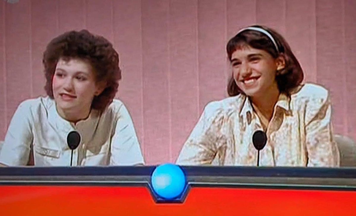 Who remembers that time when <a href="/GaryLineker/">Gary Lineker</a> was on Blockbusters? 😁
