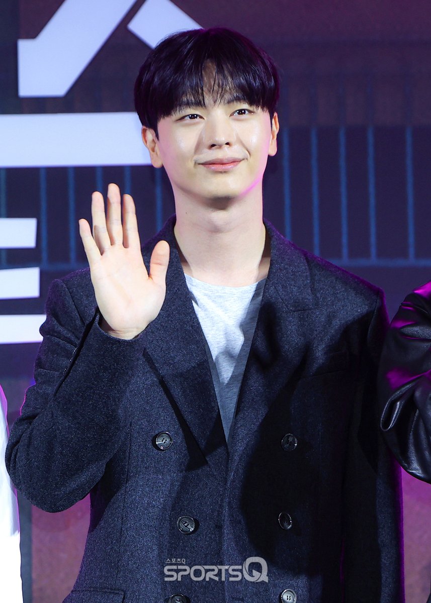 sportsqnews's tweet photo. [#포토Q] 241114 육성재 넷플릭스 ‘좀비버스: 뉴 블러드’ 제작발표회

📌https://t.co/utbWkvUTqO

#육성재 #YOOKSUNGJAE #BTOB
#좀비버스_뉴블러드 #Zombieverse_NewBlood #NETFLIX https://t.co/sBvIfgkL3p
