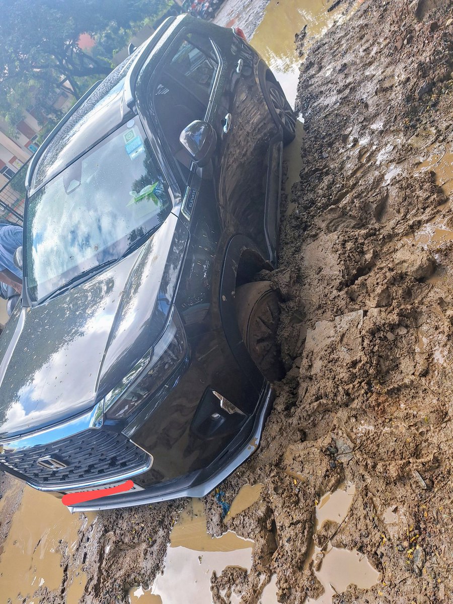 itzdaya's tweet photo. @News18TamilNadu We are facing it daily at Chennai Perumbakkam in front of NPS school. The condition of the road is the same for almost a year. 1000's of kids from 3 schools are travelling in this road daily. @InduRabin https://t.co/5LD4CIsCwt