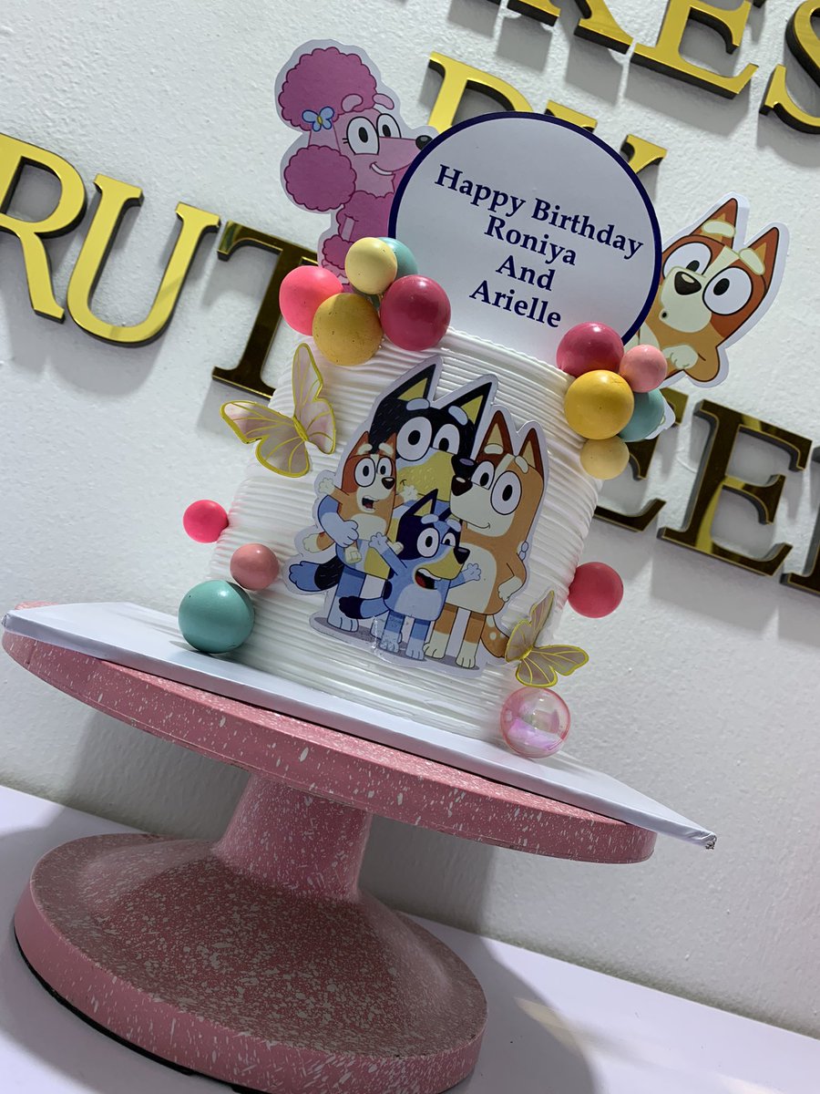 cakesbyruthieee's tweet photo. When you’ve done a good job to the point that your client refers you 🤭We make the cutest kiddies cakes🥰🥰🥰 Goodmorning fam! Pasisei help Repost🙏 #kidscake #blueycake #whippedcreamcake https://t.co/SQEuMFMSTE