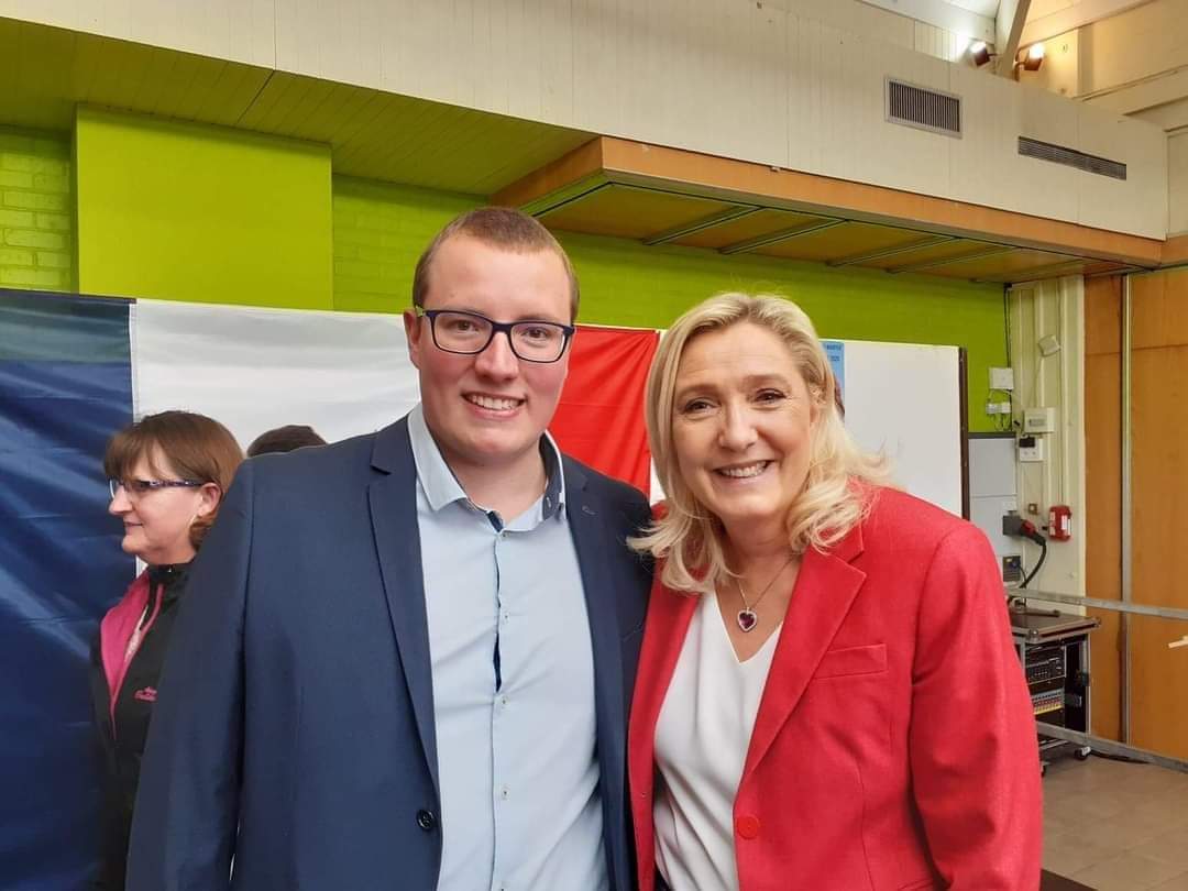 Face à un tribunal politique de la gauche et du pouvoir qui a organisé un véritable procès de Moscou !
#JesoutiensMarine
