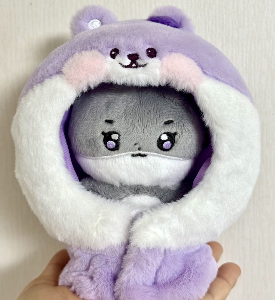 2hx2hx's tweet photo. 뚜달이 삼킨 슈슈💜 https://t.co/ElL75TZy0t