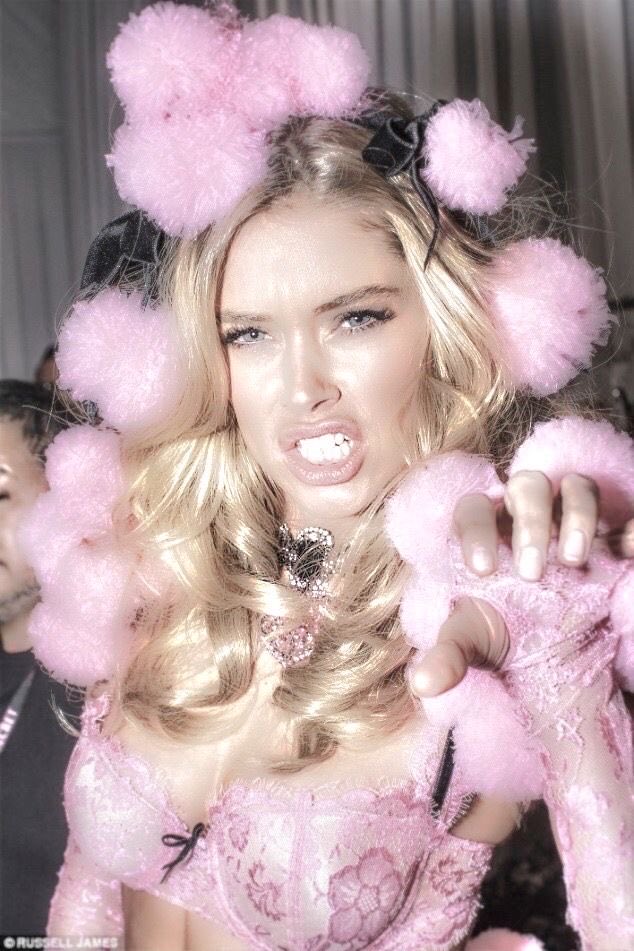bootybandit_10's tweet photo. victorias secret u have my heart 💕 https://t.co/QrbnCBVijI