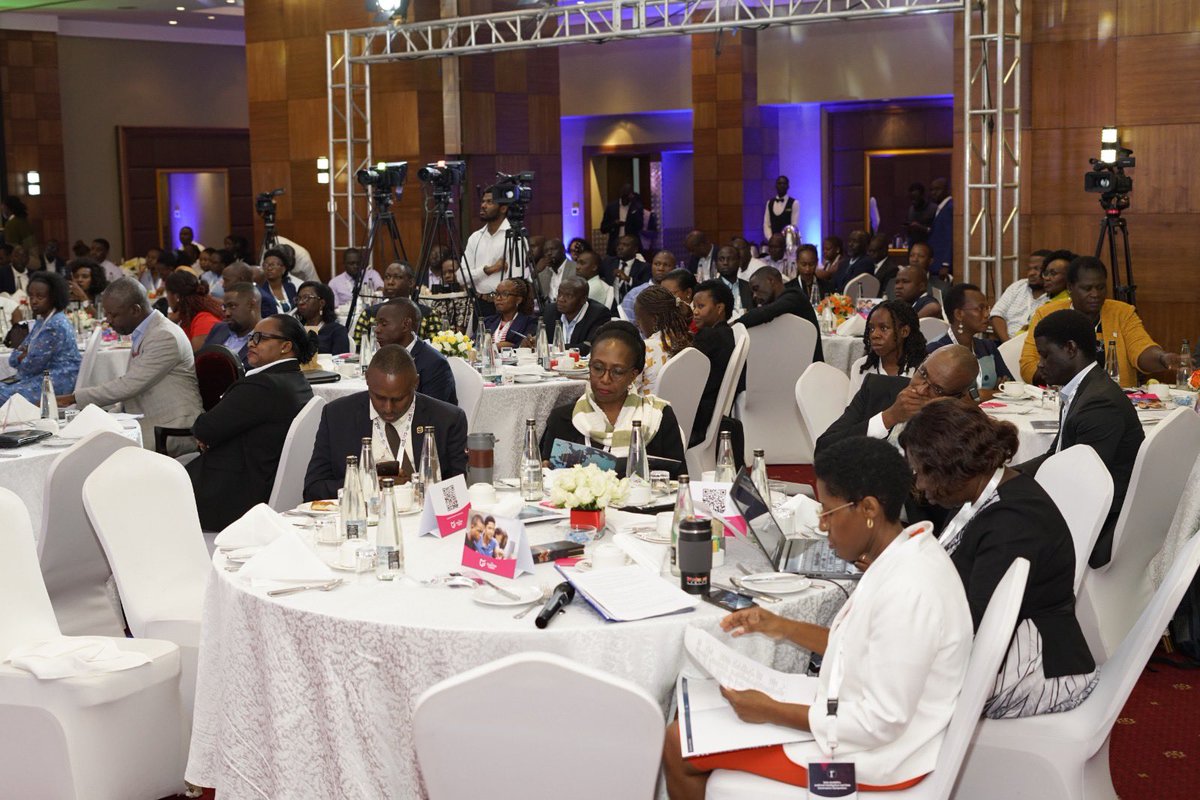 TheCorporate78's tweet image. it’s the key to unlocking new possibilities and driving socio-economic change. 💡📊

“We have the opportunity to harness technology to build a smarter, more connected Uganda,” said Dr. Tayebwa🧠💼
#UgandaFutureReady #DataAnalyticsSymposium 
#TransformWithData