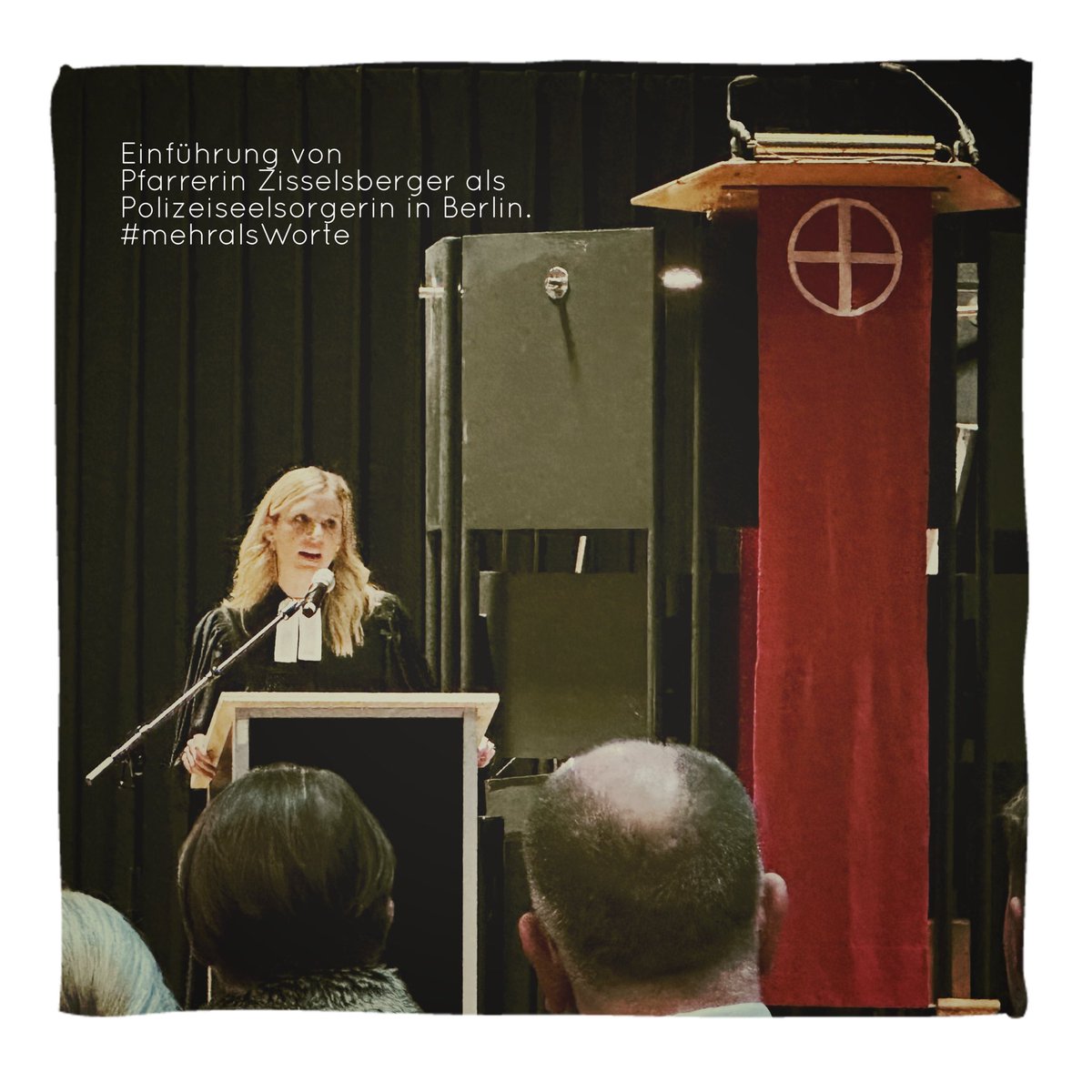 Herzlichen Glückwunsch, liebe <a href="/polizeiberlin/">Polizei Berlin</a> 
Wir freuen uns sehr über Corinna Zisselsberger als neue Polizeiseelsorgerin. #mehralsWorte #einsatzNFS ^mü