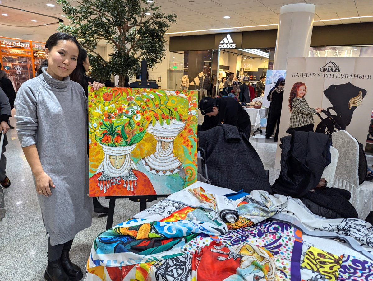 UNRCCA's tweet photo. #SRSG @kahaimnadze takes part in #CAWL's #Expo on "Women Innovators as Accelerators of Socio-Economic Development in #CentralAsia", under 🇰🇬Chairmanship in #Bishkek, which creates an inclusive space for #women innovators from 🇰🇿🇰🇬🇹🇯🇹🇲🇺🇿 to exchange ideas & drive #regional growth https://t.co/0qZirUpLOO