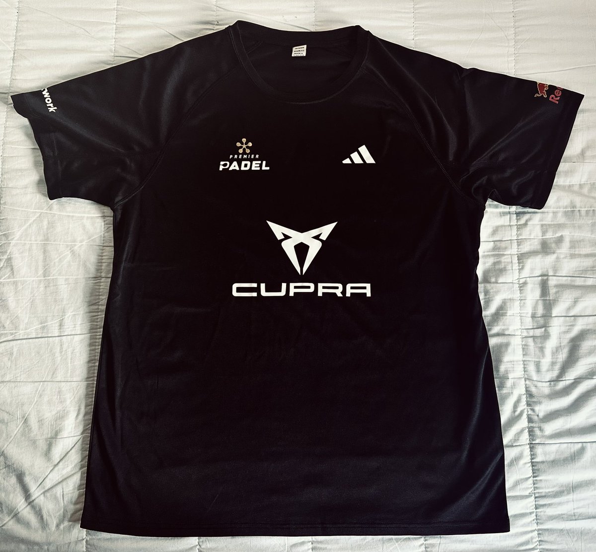 yosoytupadelofi's tweet image. ‼️ REPETIMOS SORTEO ‼️ 2K💎

👽 CAMISETA ALE GALÁN 👽

Para participar:

🔲 RT/Like a este tuit

🔲 Follow a esta cuenta

🔲 Mencionar a la persona con la que te gustaría estrenarla

El ganador/a se anunciará semana que viene en la tertulia, ¡mucha suerte! 🎾🍀