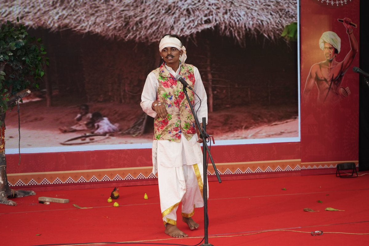 scstdevdept's tweet photo. Voices of Change, Words of Power! EMRS students captivate with their eloquence and passion in the elocution competition, speaking their truth and inspiring others. #EMRSFest2024 #Elocution #YouthVoices #UnityInDiversity https://t.co/qQahrDLHJy
