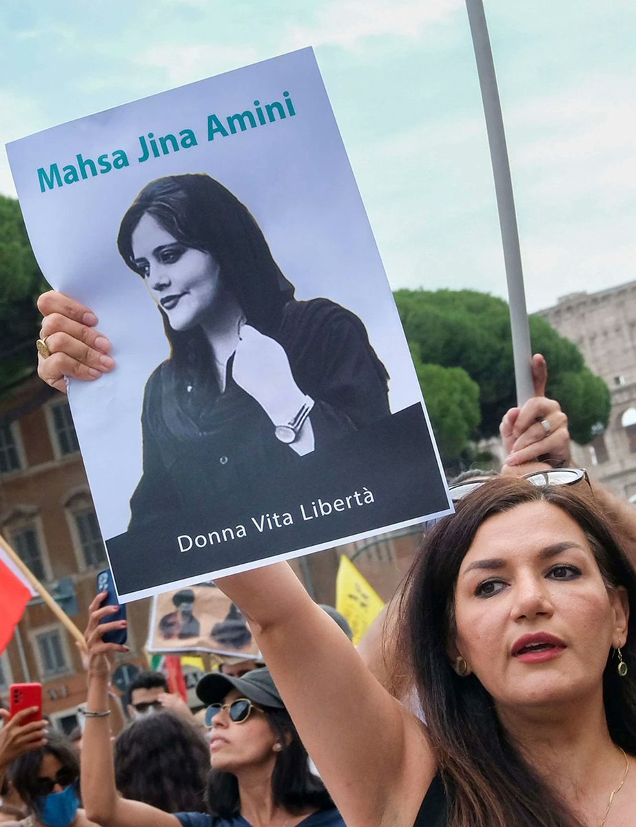 Malgré une répression impitoyable, les gestes de résistance au régime des mollahs continuent de se multiplier. 👉bit.ly/3Z4M6RS