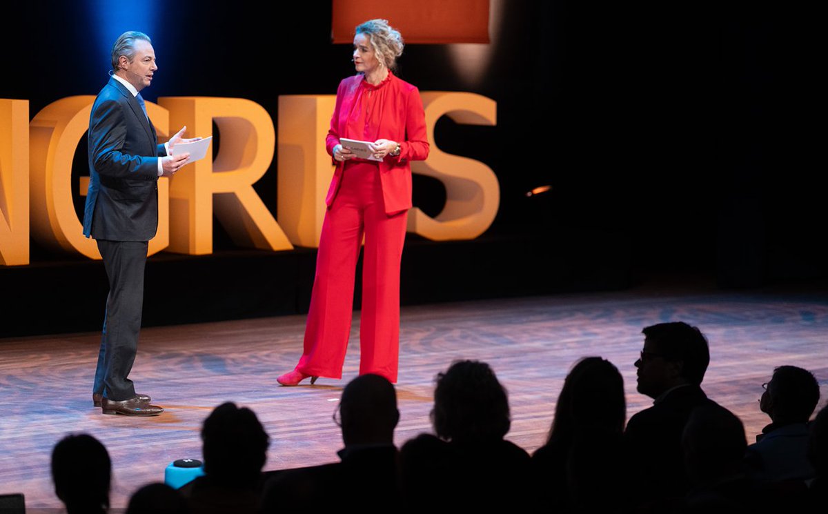 De kop is eraf. De nieuwe minister Barry Madlener en deltacommissaris Co Verdaas wijzen op de noodzaak van maatregelen voor een klimaatbestendig Nederland. Madlener: "We mogen heel trots zijn op de manier waarop we Nederland uit het moeras hebben opgebouwd."