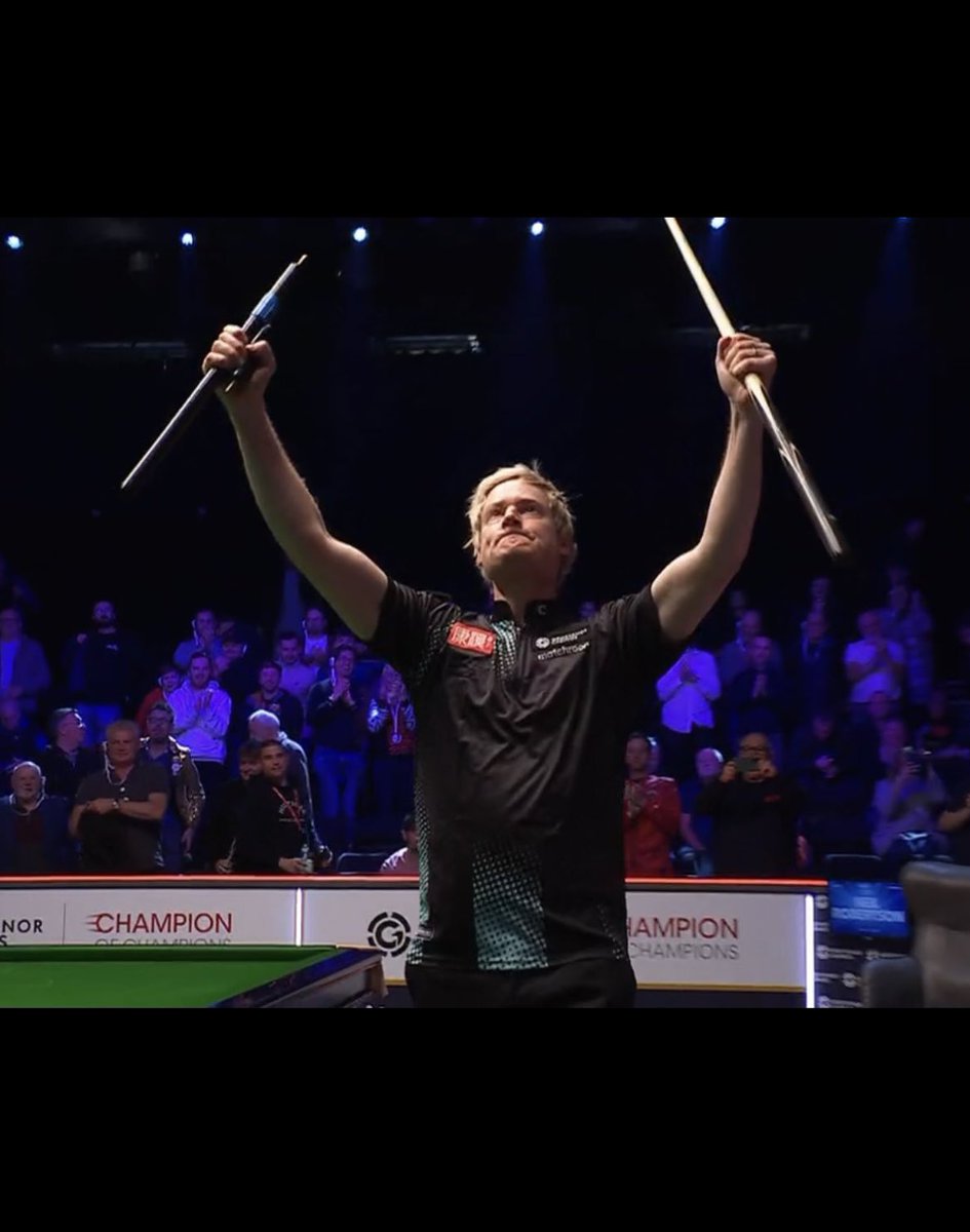 nr147's tweet photo. Great win last night to beat the best player in the world in my opinion. Started great then towards the end the physical and mental toll being the 2nd match on playing a 7 frame decider then in a flash get ready to play a best of 11 against Judd was brutal to say the least. Some fortune swung both ways but that’s a word I’ve probably not said too much the past 18 months so we definitely take it! Semis on Saturday night!😁🙌🏻🔥