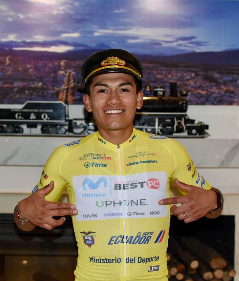 #VueltaCiclisticaEcuador #vueltaciclística2024 #VCE2024 #ecuador 
 El nuevo líder de la clasificación general: 
Brayan Obando 🇪🇨

Tiene 23 años y es del Carchi. Lleva un año junto al equipo, con el cual ya tiene un cuarto lugar en la Vuelta a Guatemala.