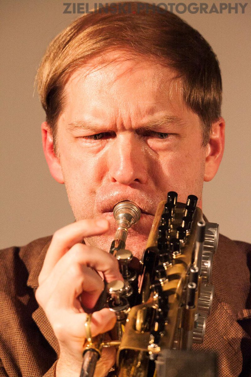 Axel Dörner in daadgalerie 𝗟𝗲𝗮𝗿𝗻 𝗺𝗼𝗿𝗲 𝗮𝘁 rfr.bz/t5237c7 #CreativeExpression #ArtReproduction #LivePerformance rfr.bz/t8172ad