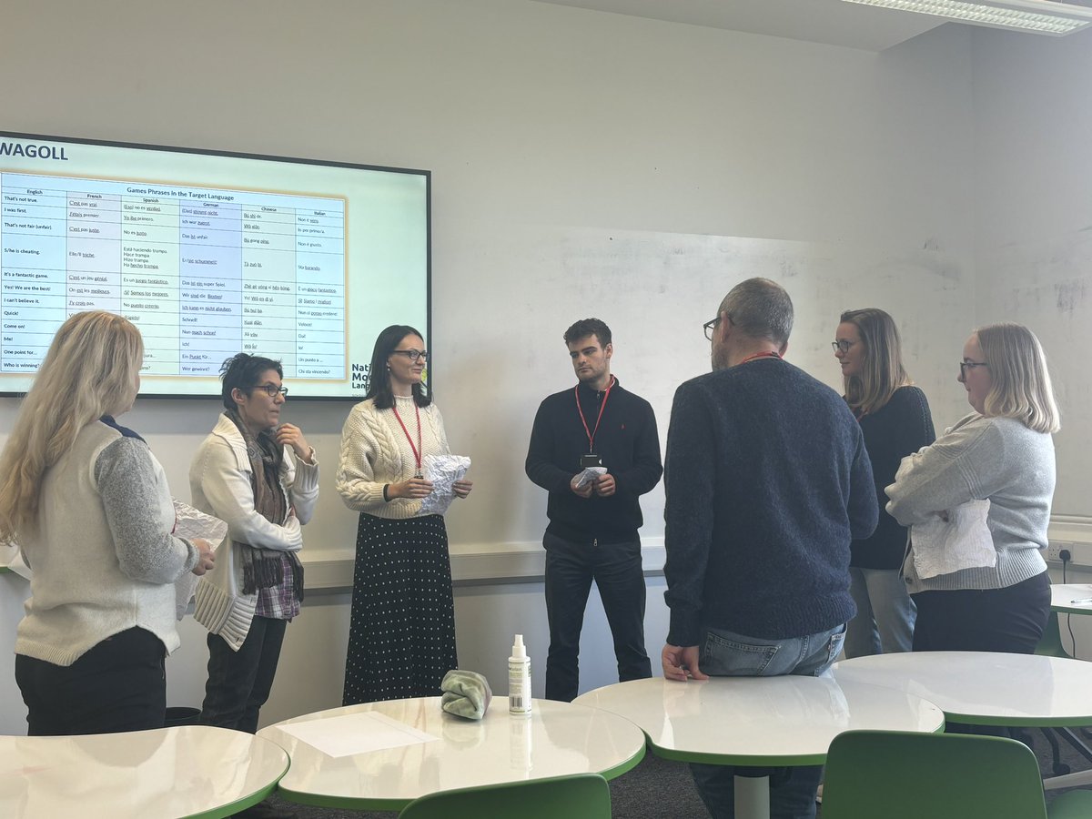 Discussing which incidental language to teach our pupils in the language classroom @oundleschool as part of our <a href="/NML_Teach/">NML SCITT</a> curriculum.  What do you use? #mfltwitterati #teachertraining #LanguagLearning